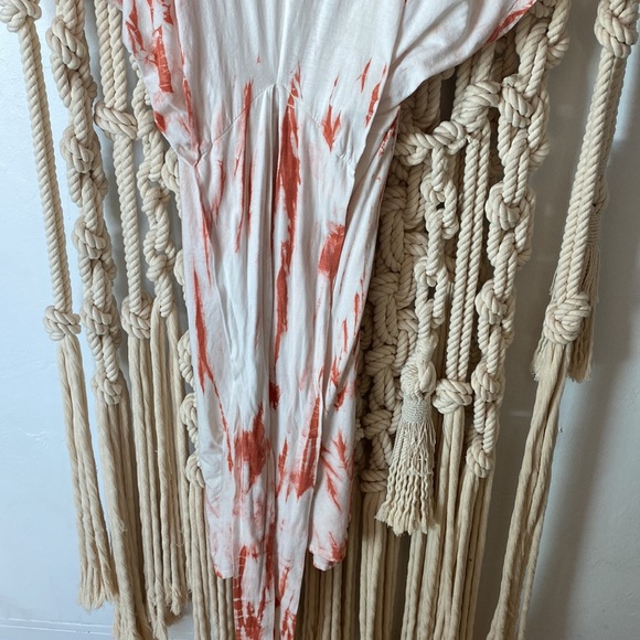 Wrap-around Dress - Picture 5 of 9